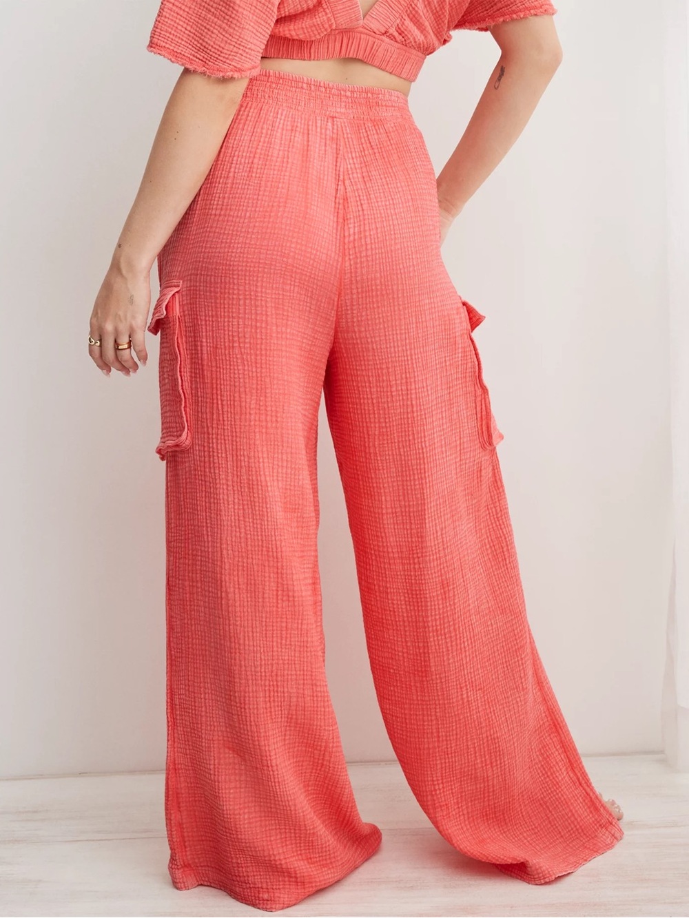 Aerie Gauzy High Waisted Cargo Pant
Jordyn size small regular NWT - Picture 2 of 13